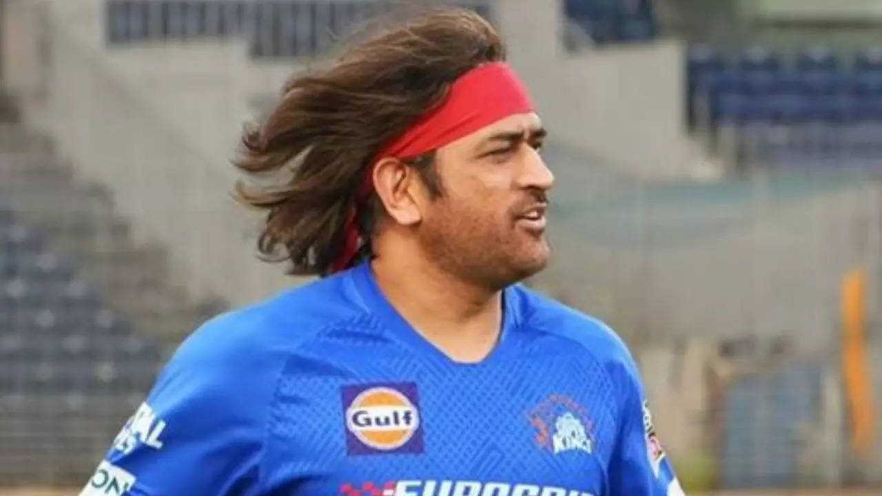 MS Dhoni's Hairstyle With A Red Headband Takes The Internet By Storm |  Celeb Style News, Times Now