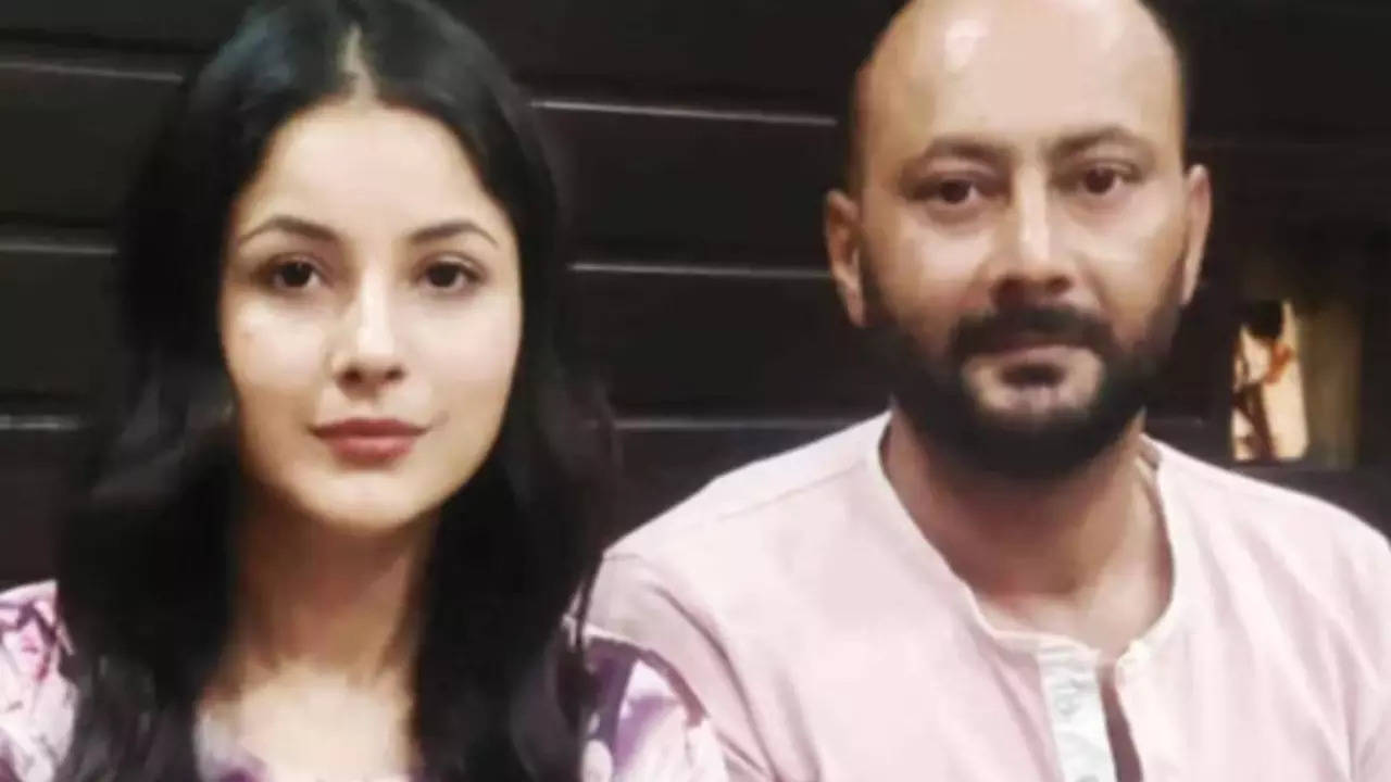 Shehnaaz Gill's Father Accused of Misusing Security Cover By Punjab Police