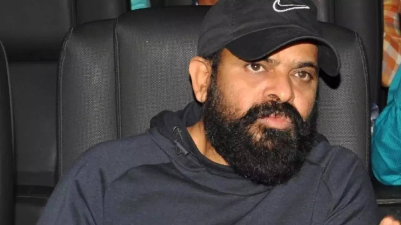 Criminal proceedings against the ace director Ameer