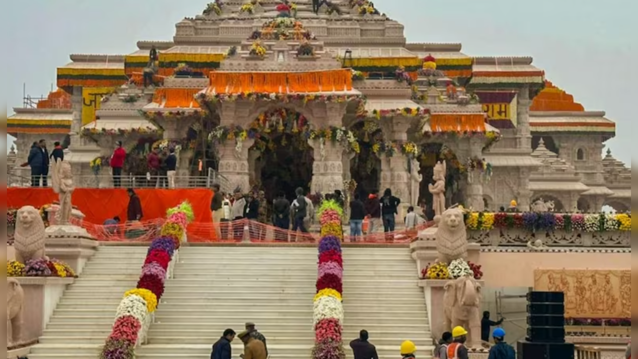 1.5 Lakh Devotees Throng Ayodhya Ram Temple