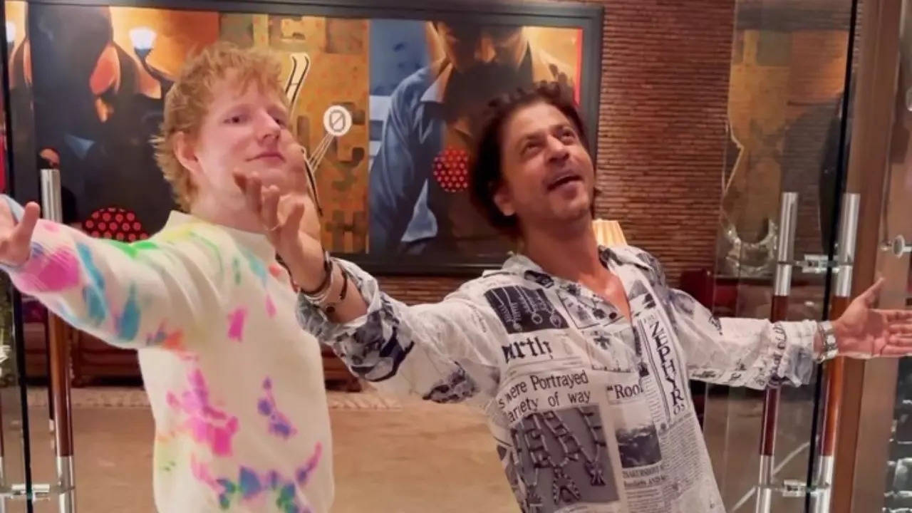Ed Sheeran Dances with Shah Rukh Khan for His Signature Pose in Mumbai.  Video Sends Internet Into A Meltdown | Bollywood News, Times Now