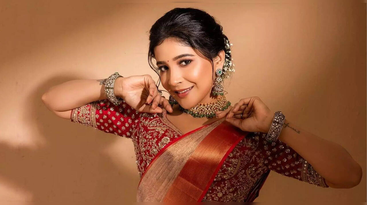  புடவை கட்டுன ஏஞ்சல்... சாக்‌ஷி அகர்வாலின் லேட்டஸ்ட் ஃபோட்டோஷூட்! 