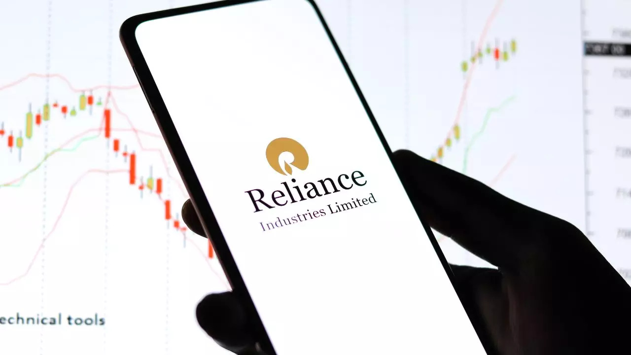 RIL Share Price Climbs over 1 pc After Paramount Global Deal