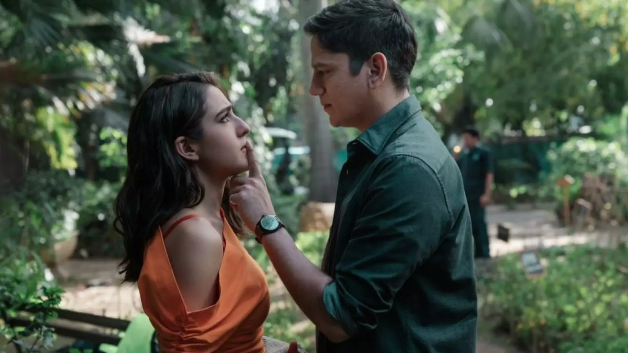 'She Pulled Me In... We Got A Hot Take!' Vijay Varma Describes Intimate Scene With Sara Ali Khan In Murder Mubarak