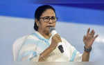 Mamata Banerjee Accident  पश्चिम बंगालच्या CM ममता बॅनर्जींच्या डोक्याला गंभीर दुखापत रुग्णालयात दाखल