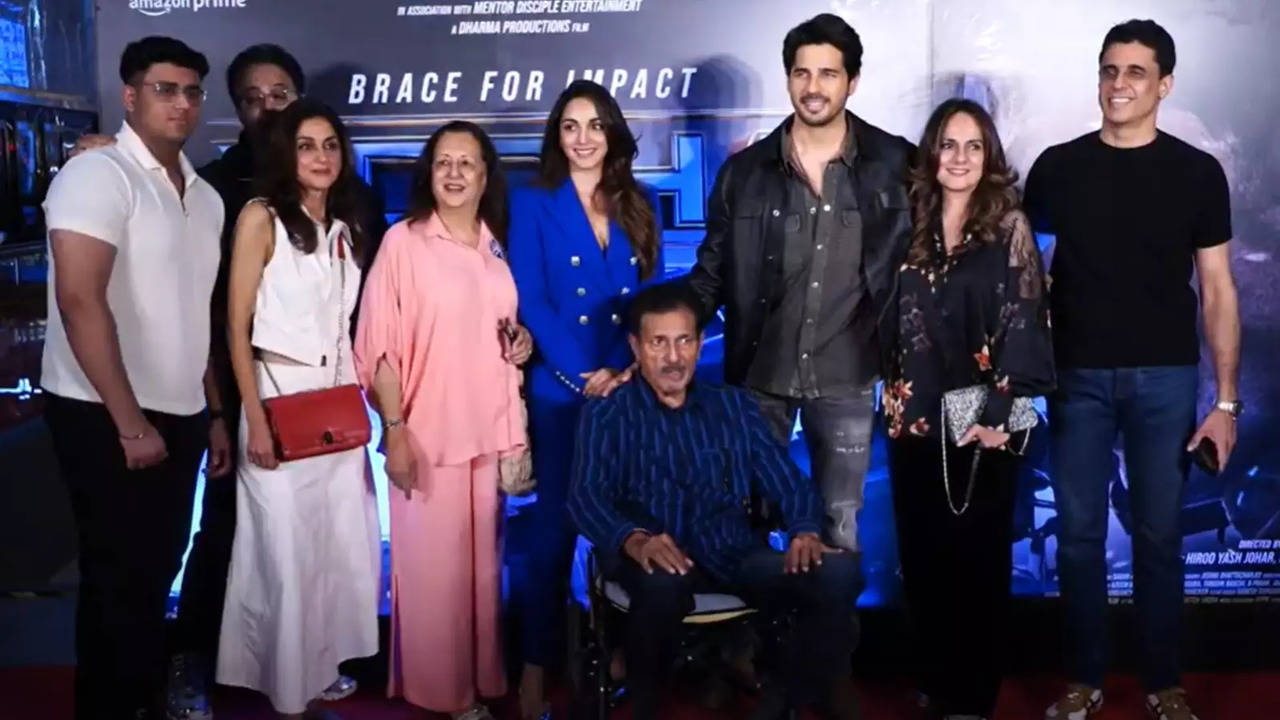 Sidharth-Kiara's family at Yodha screening