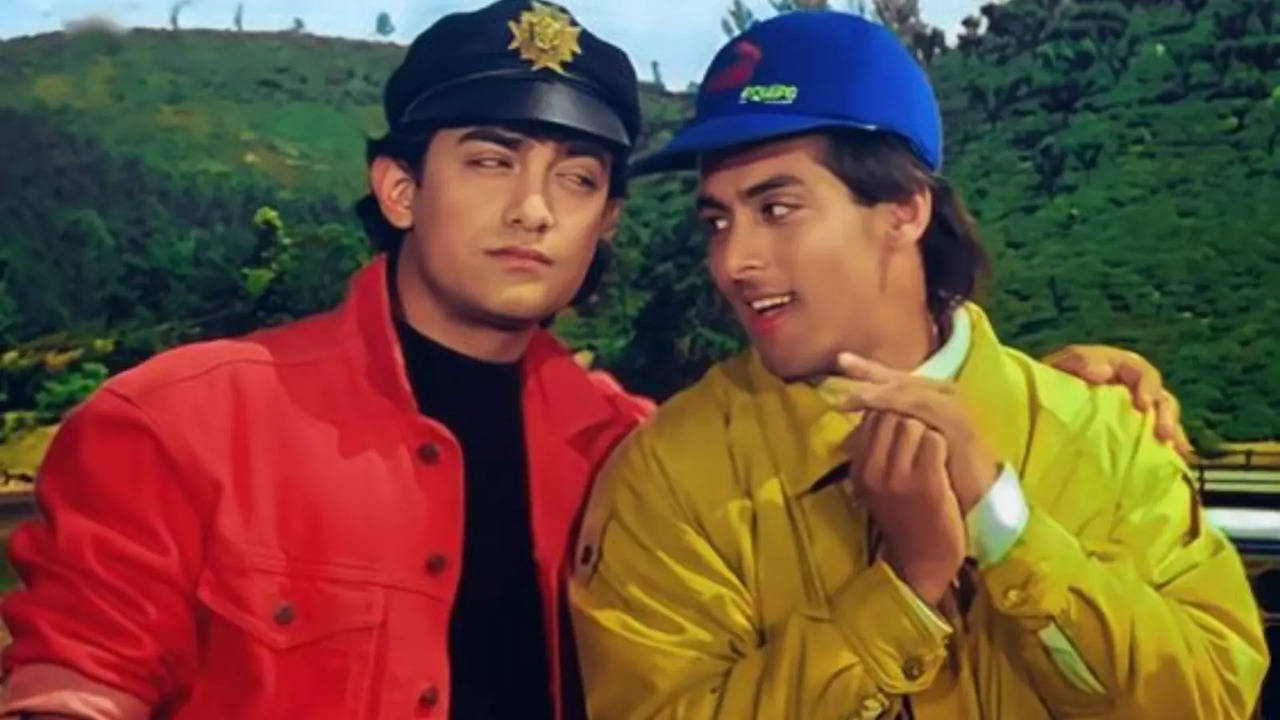 Can Rajkumar Santoshi Really Make A Sequel To  Andaz Apna Apna?