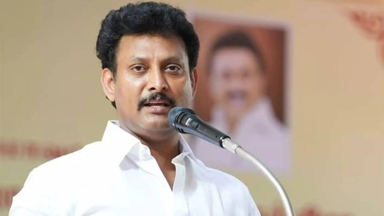 Minister Anbil Mahesh