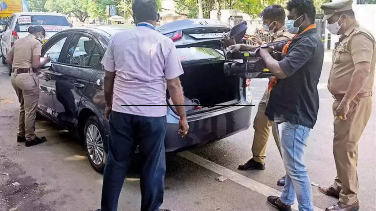  ரூ.50 ஆயிரத்துக்கு மேல் பணம் எடுத்து செல்ல தடை; தமிழகத்தில் 1,404 தேர்தல் பறக்கும் படைகள்..! 