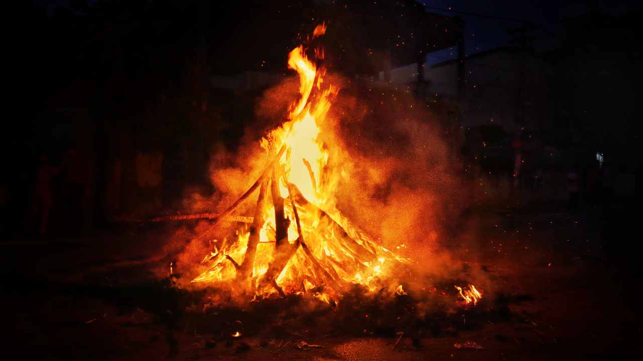 Holi 2024: Know The Story Behind Holika Dahan