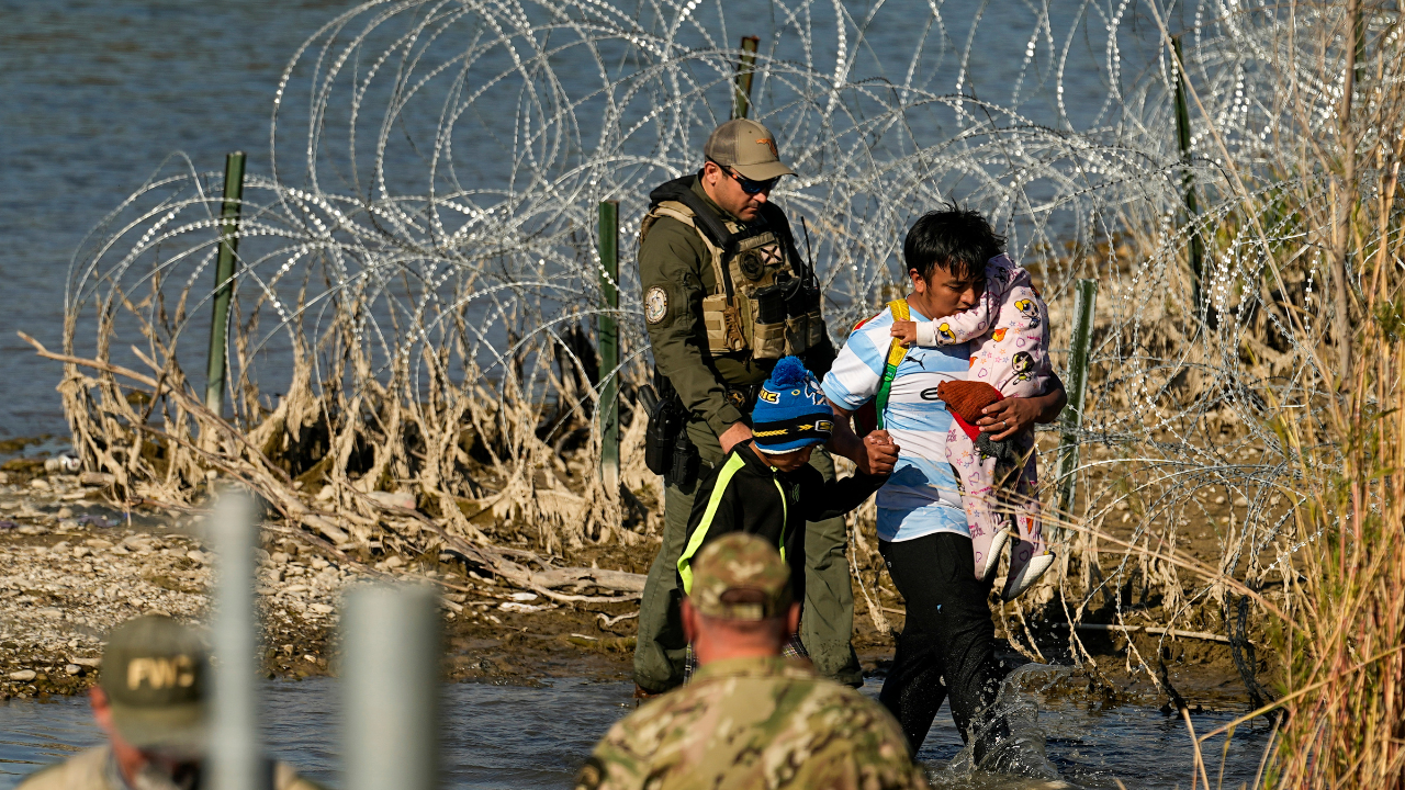 Supreme Court Extends Block On Texas Immigration Law