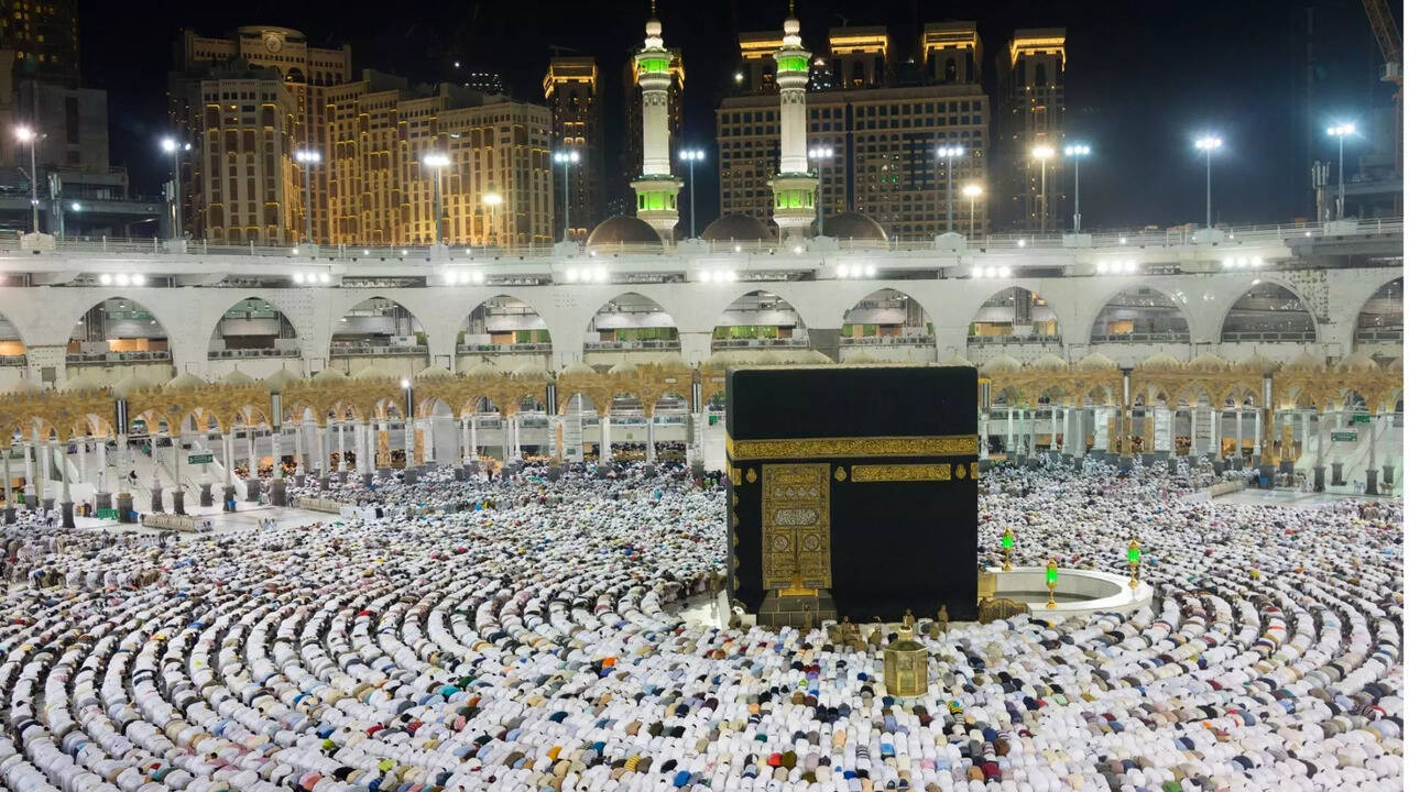  ரமலான் மாத உம்ரா பயணத்துக்கு சவூதி அரசு  போட்ட புதிய கட்டுப்பாடு! 