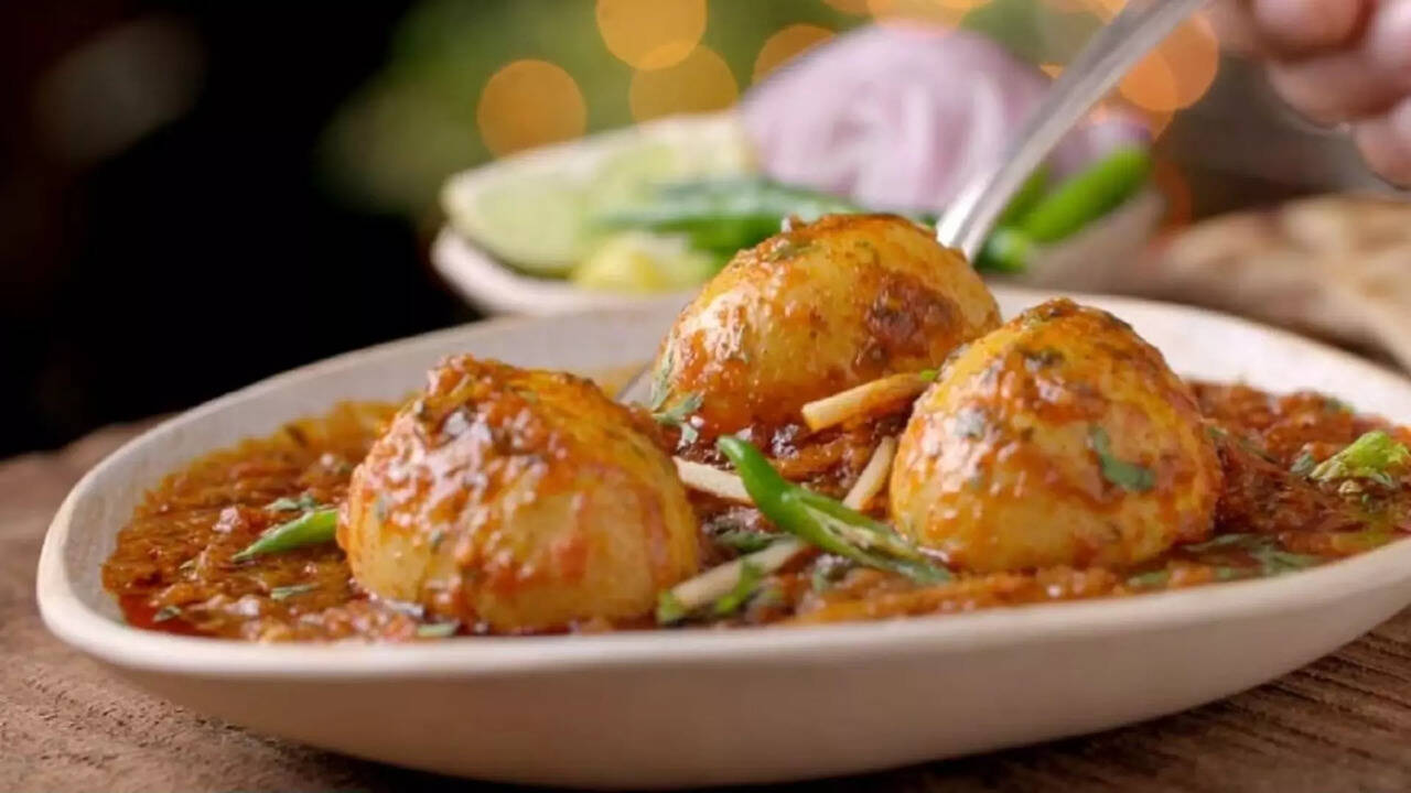  முட்டை குழம்பு சமைத்து தராததால் ஆத்திரம்.. லிவ் இன் காதலி சுத்தியால் அடித்து படுகொலை 