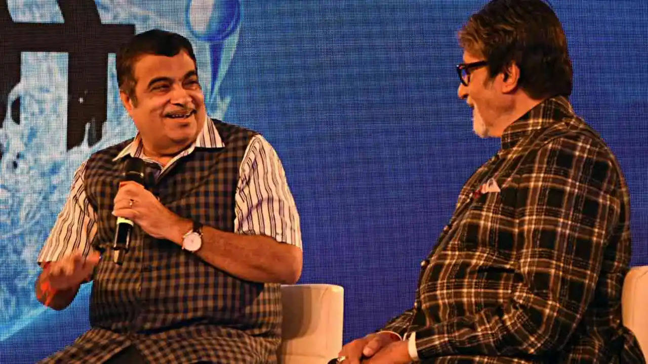 Nitin Gadkari Calls Amitabh Bachchan 'Favourite Hero'