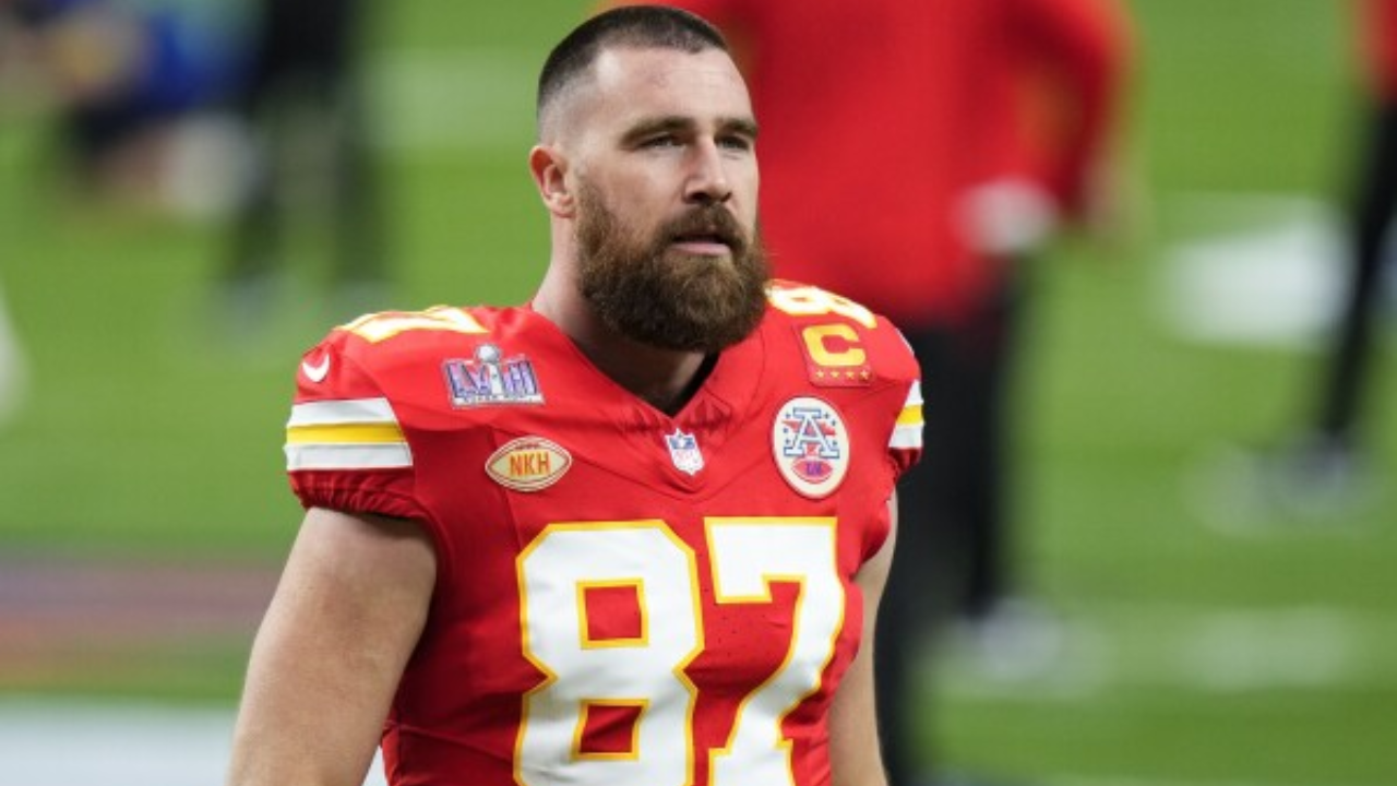 Travis Kelce: Kansas City Chiefs' Star Travis Kelce To Host 'Are You ...