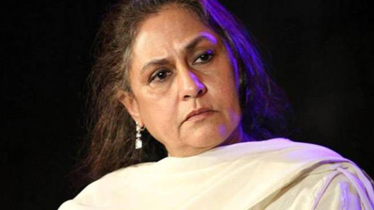 Jaya Bachchan SLAMMED Reporter Who Criticized Her For 'Making Faces' In Hazaar Chaurasi Ki Maa