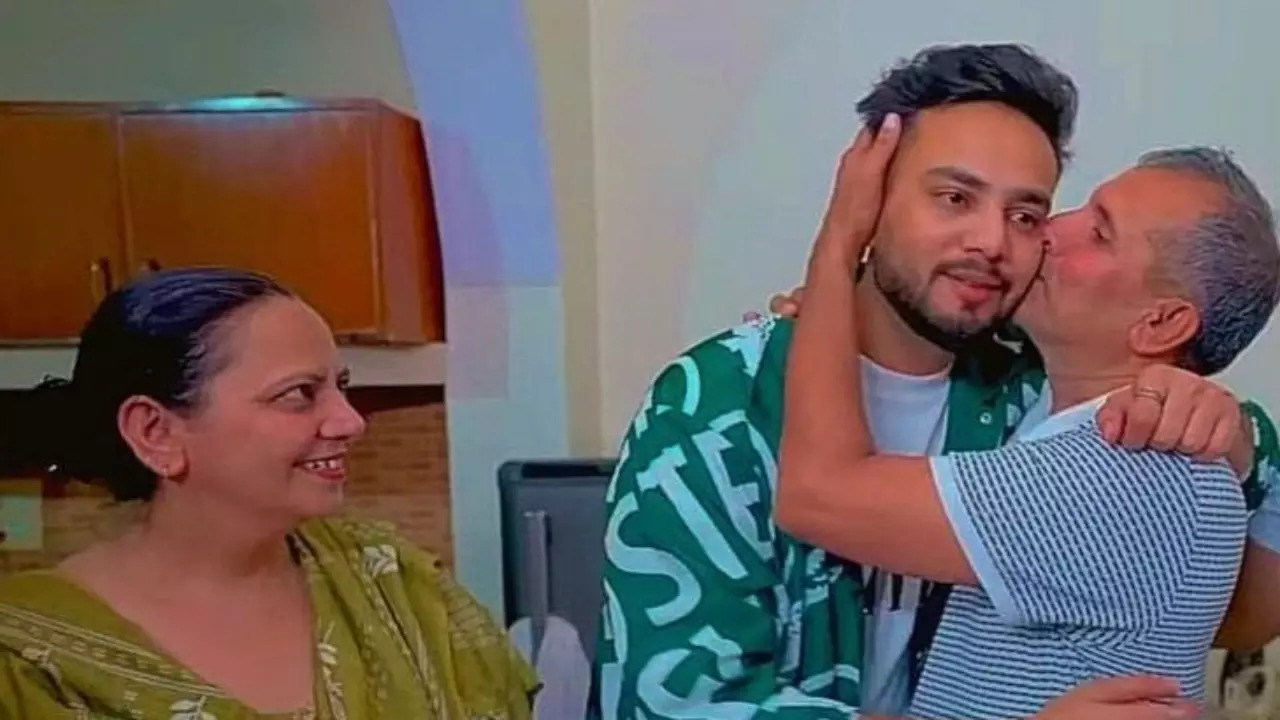 Elvish Yadav’s Parents Reveal BB OTT 2 Winner Doesn’t Own Property In Dubai: ‘He Used To Rent Old Cars...’