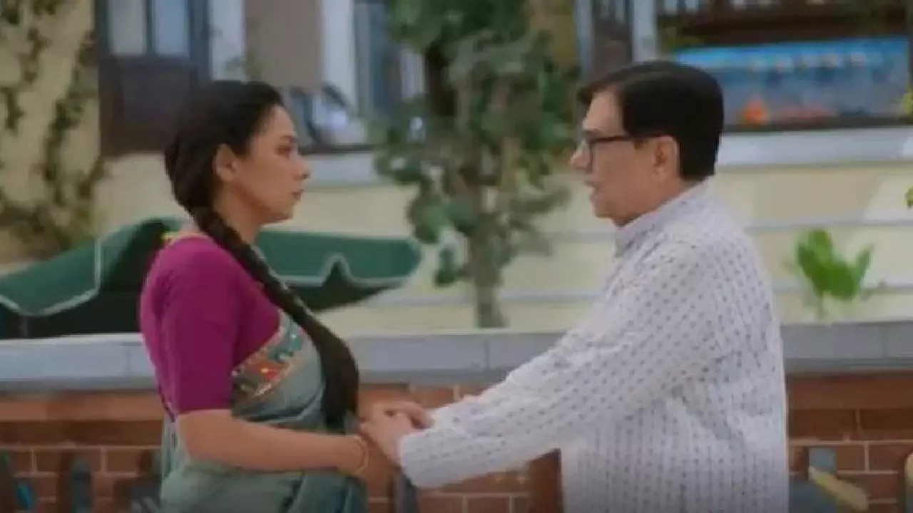 Anupamaa Major Twist: Anupama Finally Meets Babu Ji After 5 Years, Gets Emotional