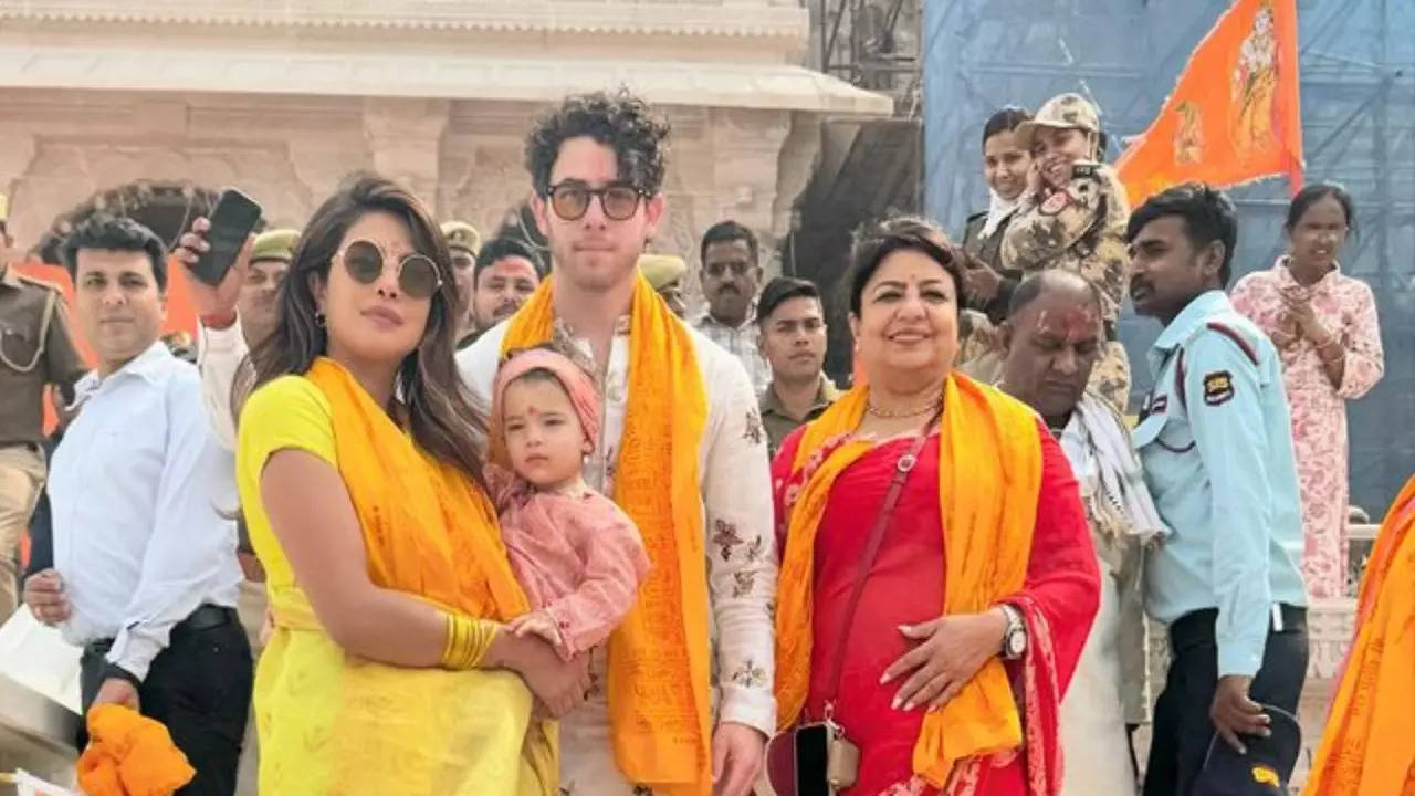 Priyanka Chopra, Nick Jonas' Daughter Malti Marie Cutely Says 'Ayodhya' As They Visit Ram Mandir. Watch