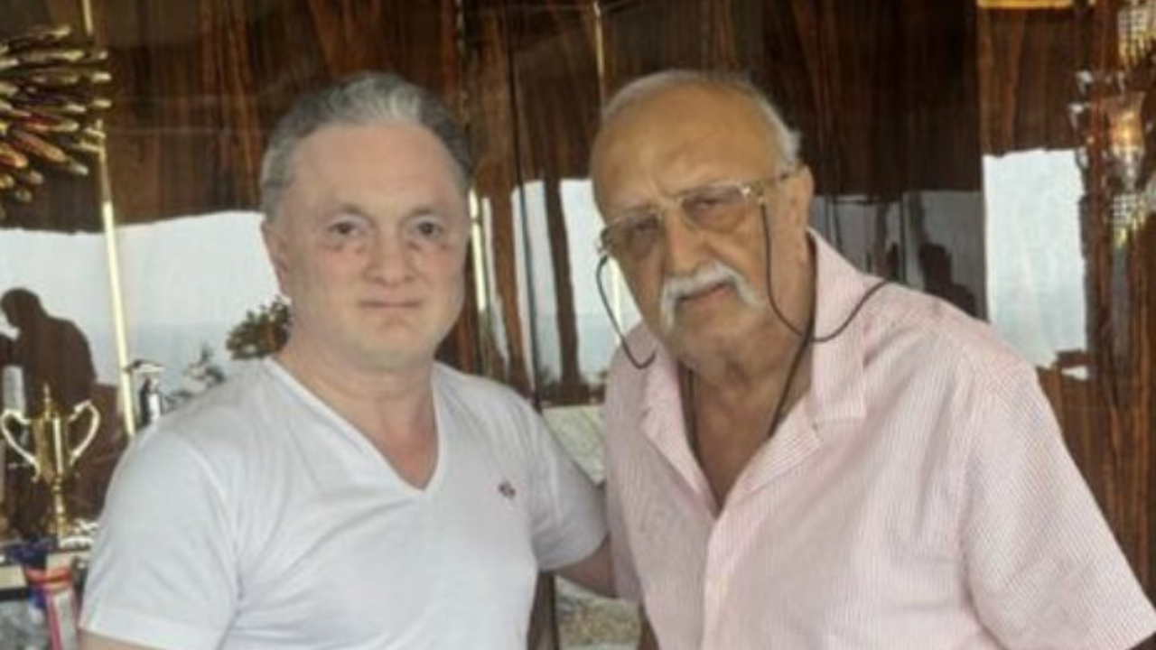 raymond gautam singhania father