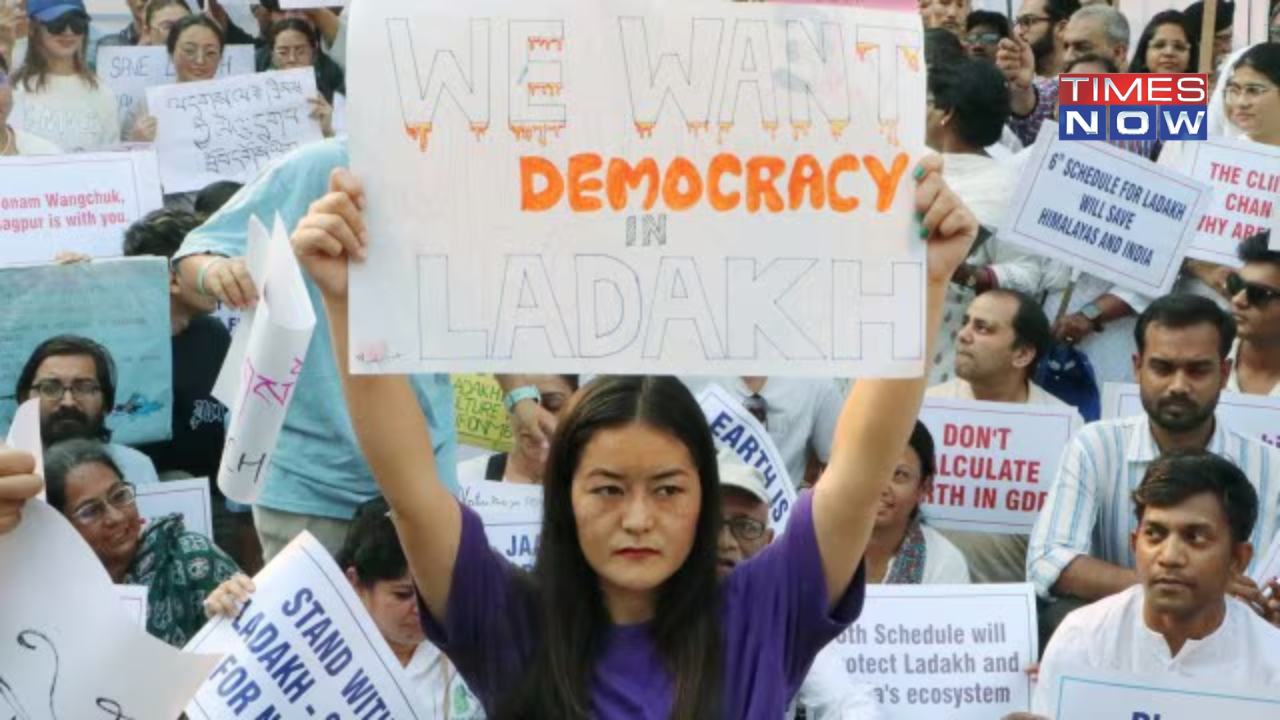 Ladakh Protests Intensify, Activists Calls For Border March Amid Sonam Wangchuk's Climate Fast