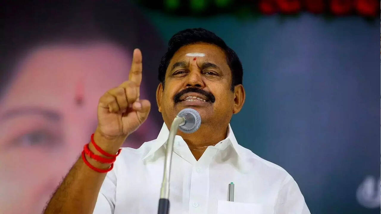  அதிமுக தேர்தல் அறிக்கையை வெளியிட்டார் எடப்பாடி பழனிசாமி.. 