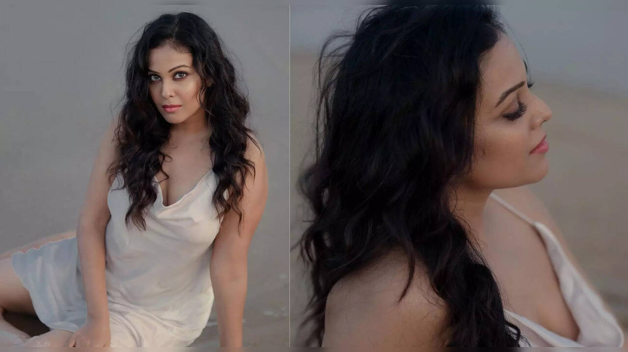  ​திருமணத்திற்கு பிறகு இப்படியொரு கவர்ச்சியா! நடிகை சாந்தினி பீட்ச் ஸ்டில்ஸ் 