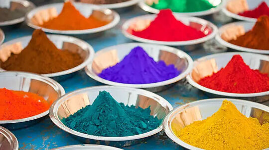 Holi 2024 Upay Do these remedies related to Gulal on Holi To Strengthen Family Relations