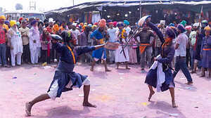 Holi Beyond Colours The Martial Spirit Of Holla Mohalla