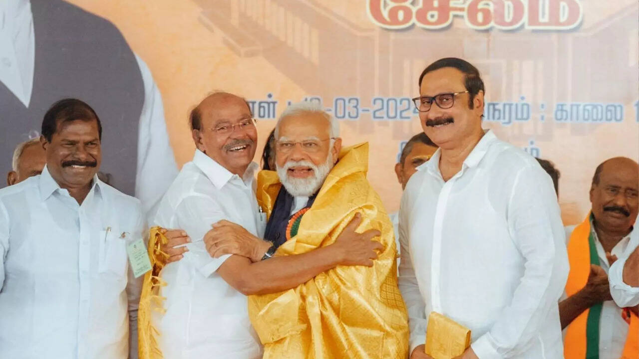  திமுக, அதிமுகவால் எந்த பயனும் இல்லை.. பாஜக கூட்டணிக்கு அன்புமணி ராமதாஸ் கூறும் காரணங்கள்.. 