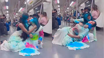 Delhi Metro Dance Video Girls Holi-Special Ang Laga De Performance Goes Viral