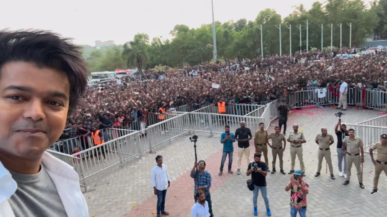 Vijay Shooting A Video Of The Fans Waiting To Catch A Glimpse of Him