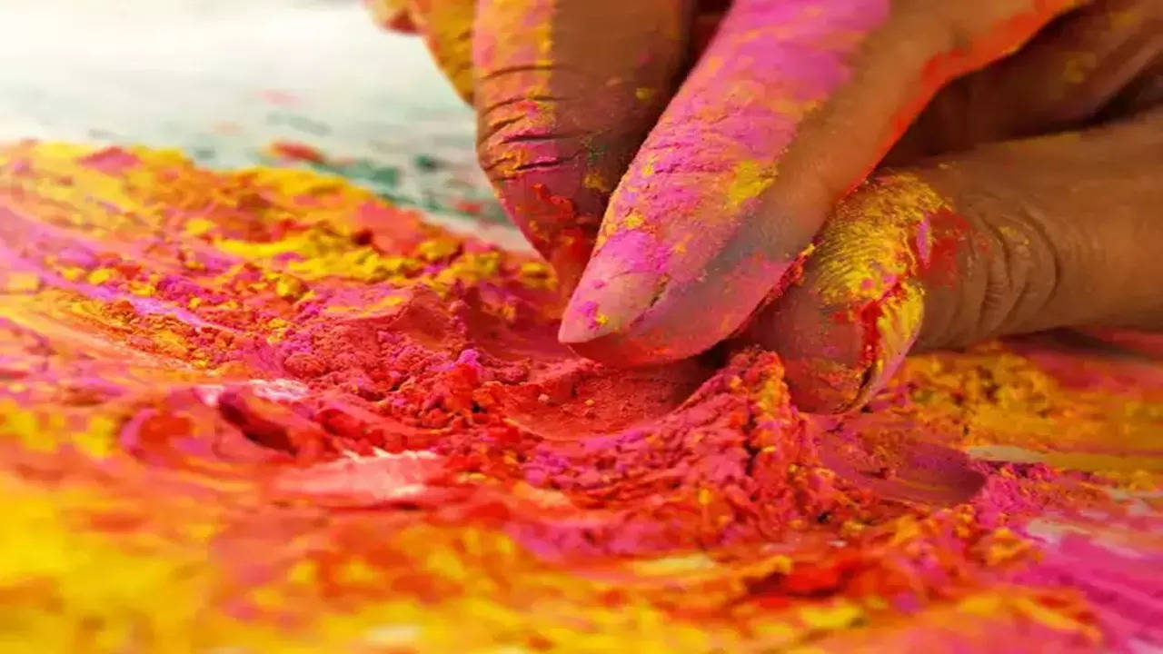 Holi Nails Care (Photo: istock)