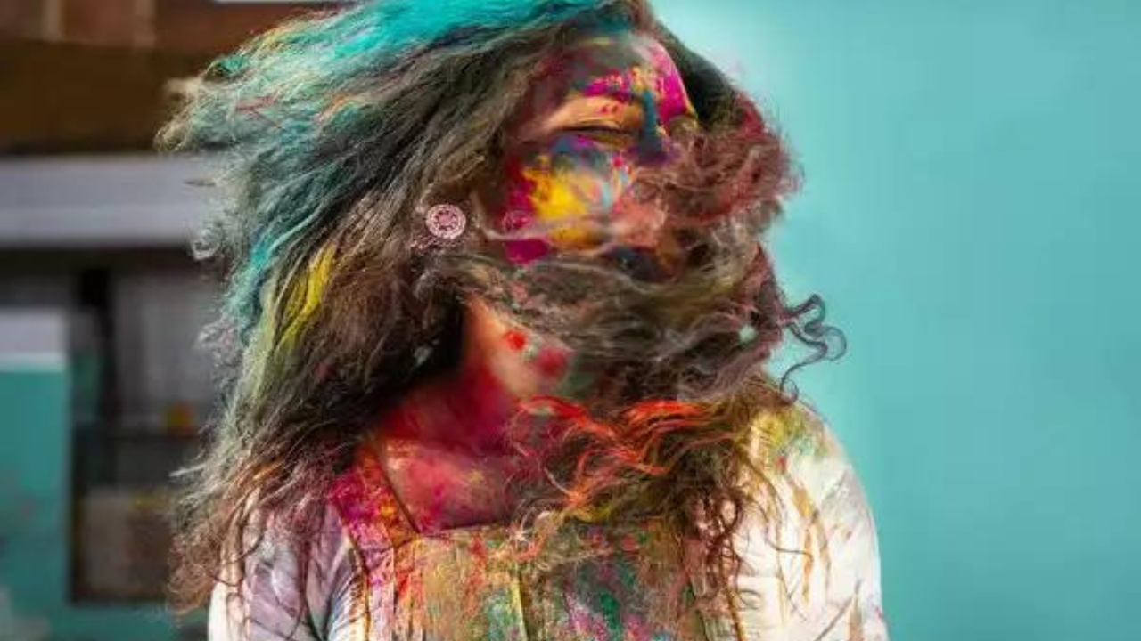 10  tips to take care of your hair before and after holi 2024