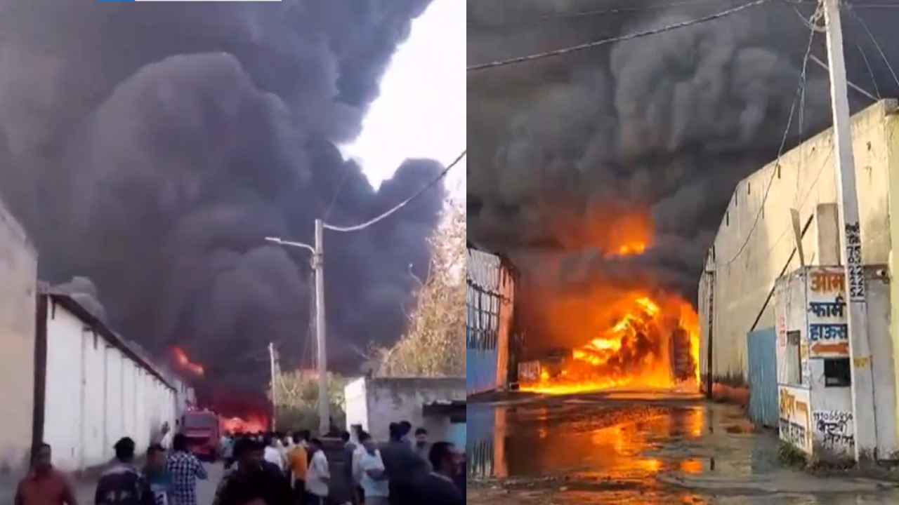 Delhi: Massive Fire Breaks Out in Alipur Factory | VIDEO