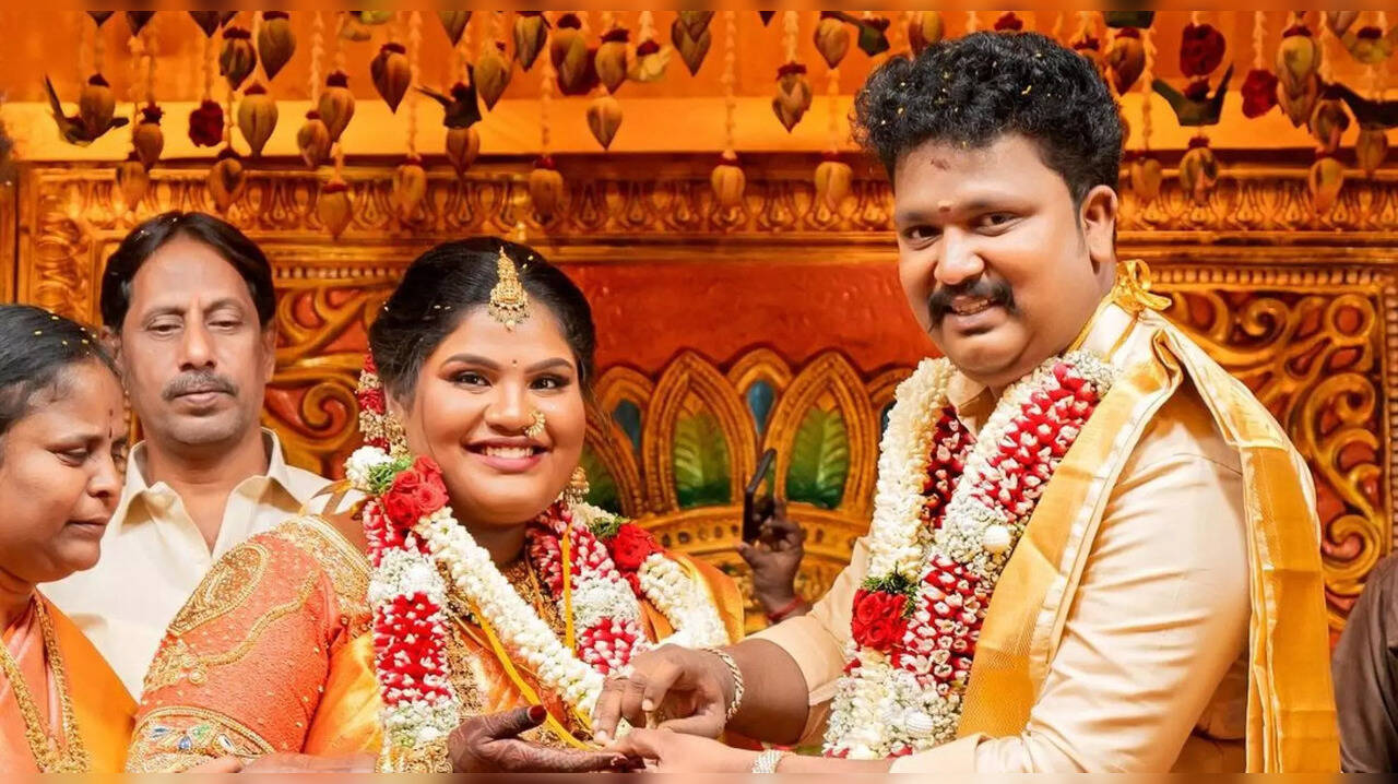  தாய் மாமனுடன் காதல்.. ​மதுரையில் நடந்த ரோபோ சங்கர் மகள் இந்திரஜா திருமணம்! 