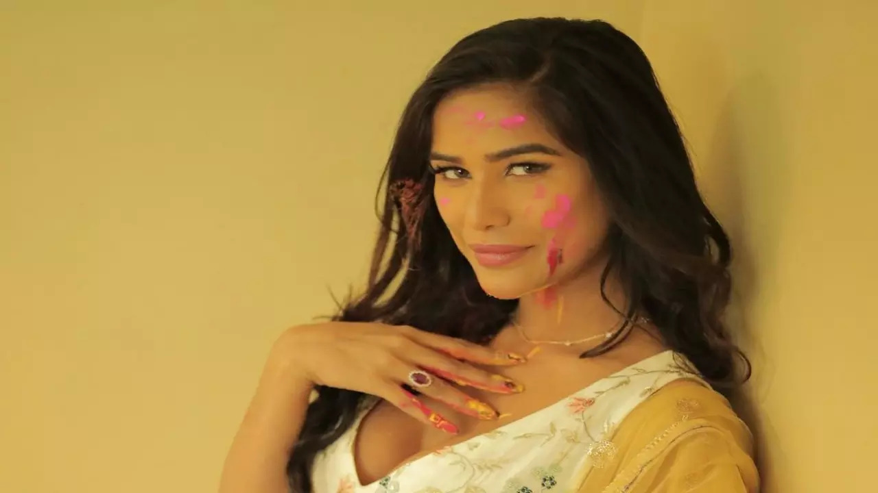 Poonam Pandey Attends Holi Event After Her Fake Death Stunt: ‘Zinda Hone Ka Maza Hi Kuch Aur Hai’ - Watch