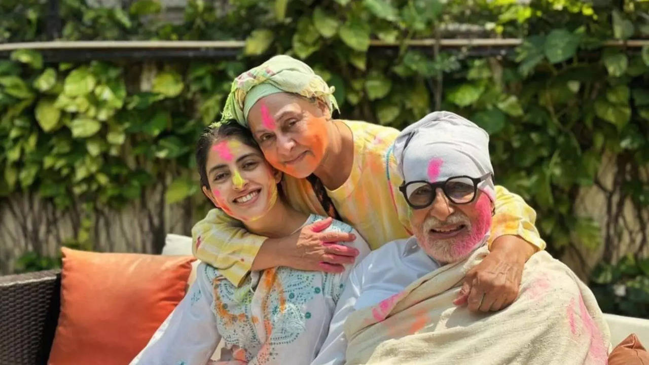 Bachchan Family's Holi Celebration Is All About Jaya Playing With Pichkari, Amitabh Posing Alongside Navya And More