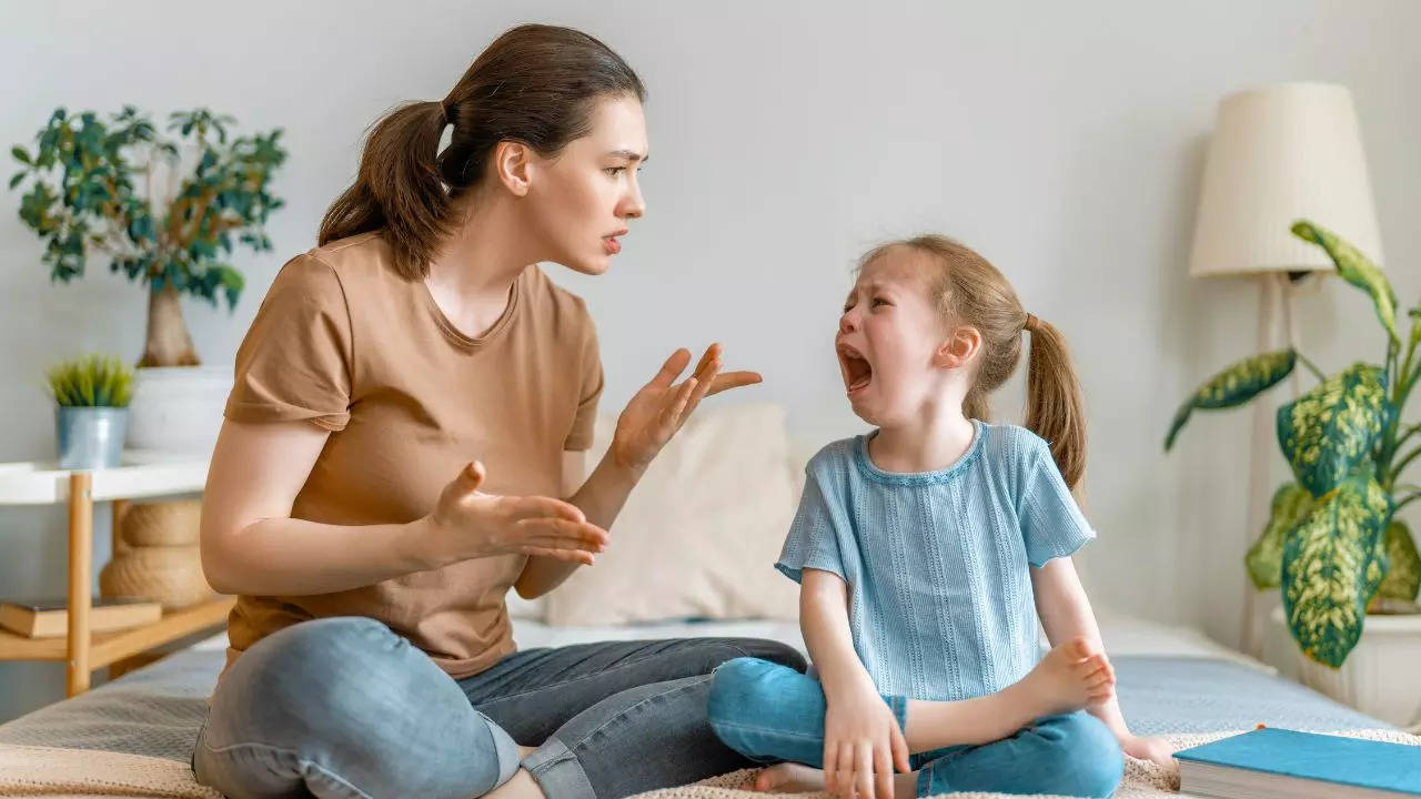 Psychologist Explains These Are The Toxic Traits Of Narcissistic Parents