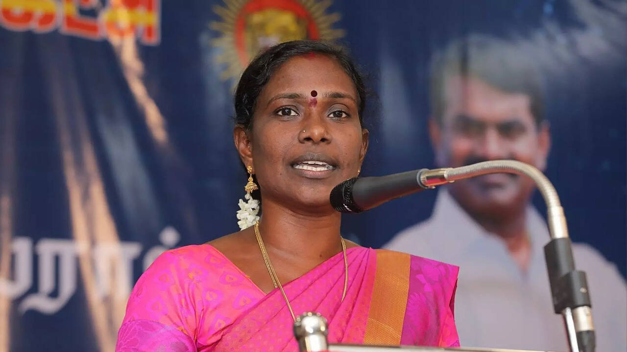  ஊர் பேரு தெரியாத கட்சிக்கு ‘கரும்பு விவசாயி’ சின்னம் கொடுத்திருக்காங்க - நாம் தமிழர் காளியம்மாள் வேதனை 