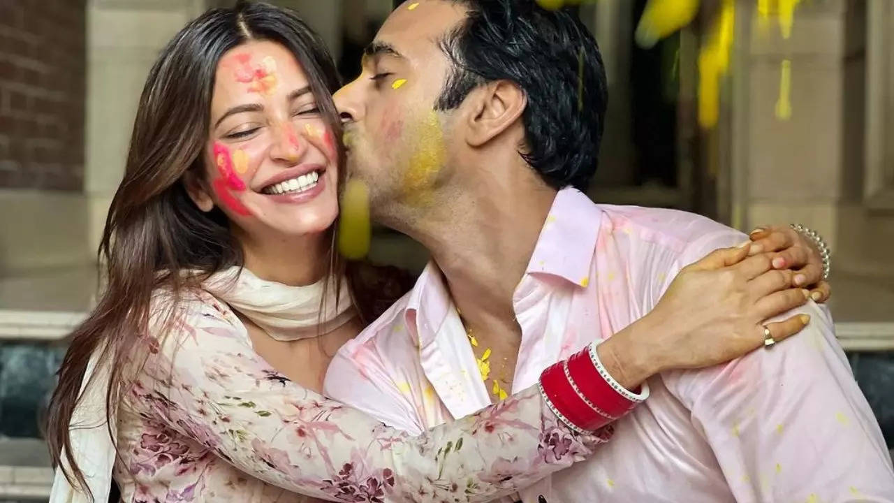 Post-Holi Skin And Hair Care Tips To Regain The Glow