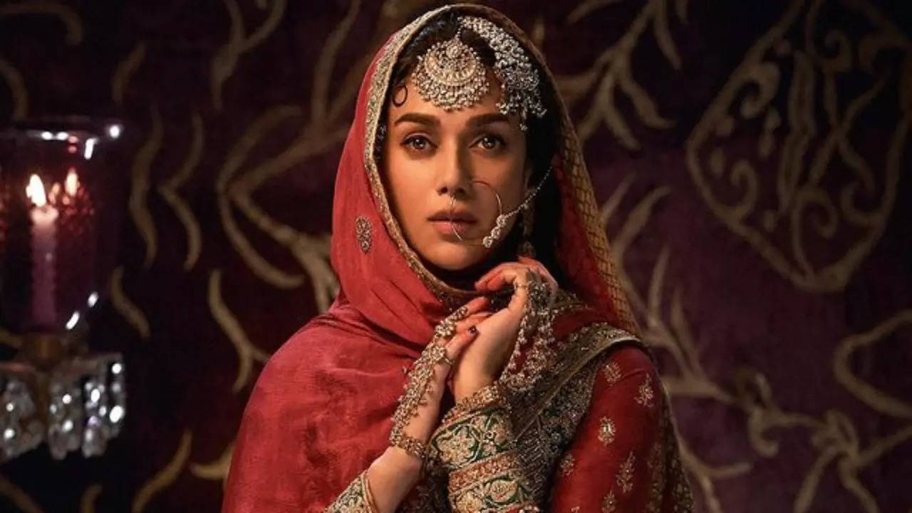 Aditi Rao Hydari Gives Heeramandi Event A Miss, Host CONFIRMS Hush-Hush Wedding With Siddharth