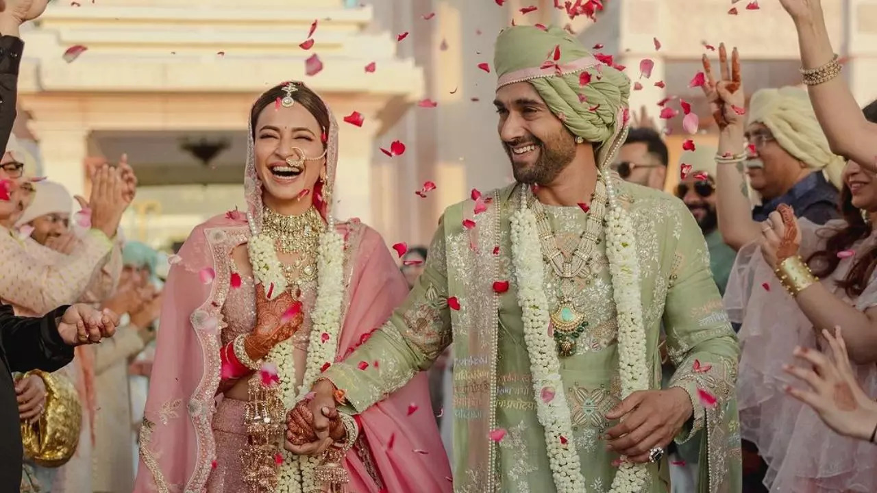 Kriti Kharbanda’s Pink Wedding Lehenga Was In Honour Of Pulkit Samrat's Late Mother