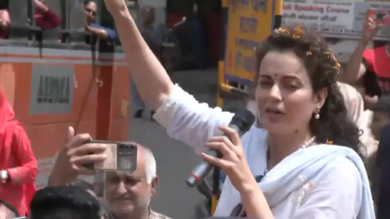 Lok Sabha Elections 2024 Watch Kangana Ranaut Bjp Candidate In Mandi Holds Roadshow In Her 7190