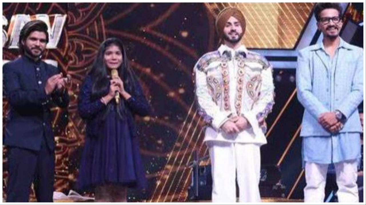 Superstar Singer 3 Contestant Khushi Nagar Gives A Twist To Humein Toh Lut Liyaa; Impresses Judge Neha Kakkar