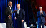 Did Joe Biden Barack Obama And Bill Clinton Charge USD 100K For Photos FACT CHECK
