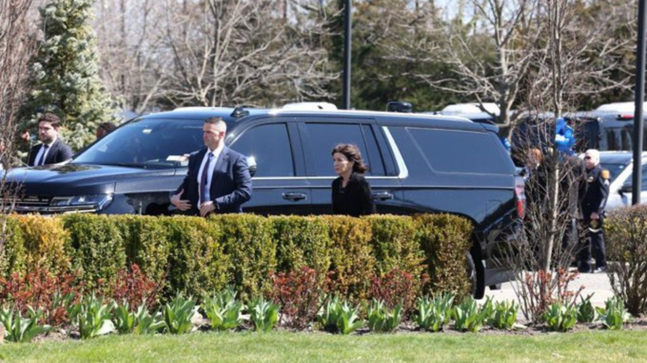 Gov Kathy Hochul at Jonathan Diller's funeral