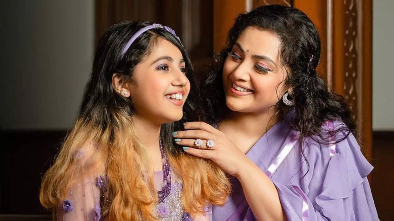  Meena: மீனாவை திருமணம் செய்ய விரும்புகிறேன்.. குழந்தை இருந்தாலும் அதைப்பற்றி கவலை இல்லை.. சர்ச்சையை கிளப்பிய பிரபலம்! 