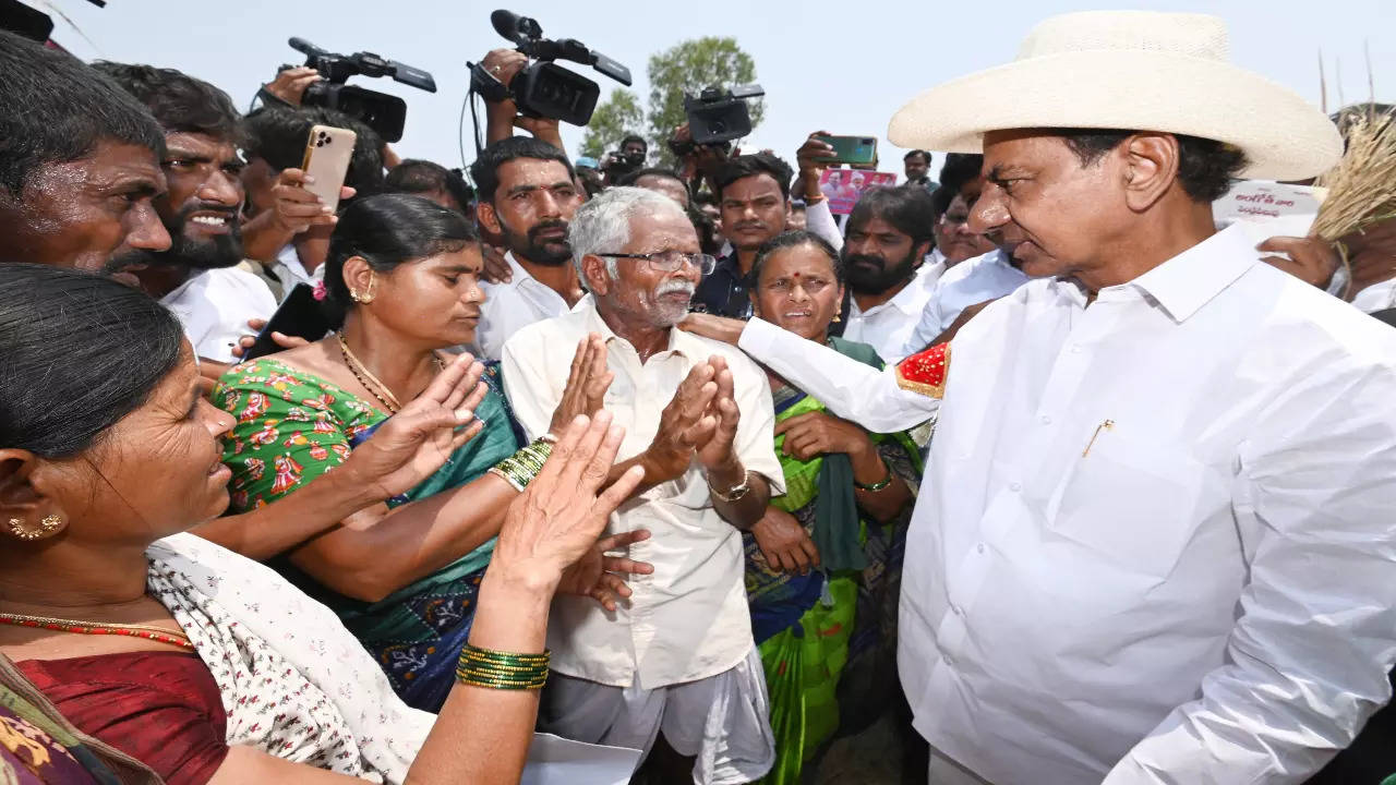 KCR WITH FARMERS