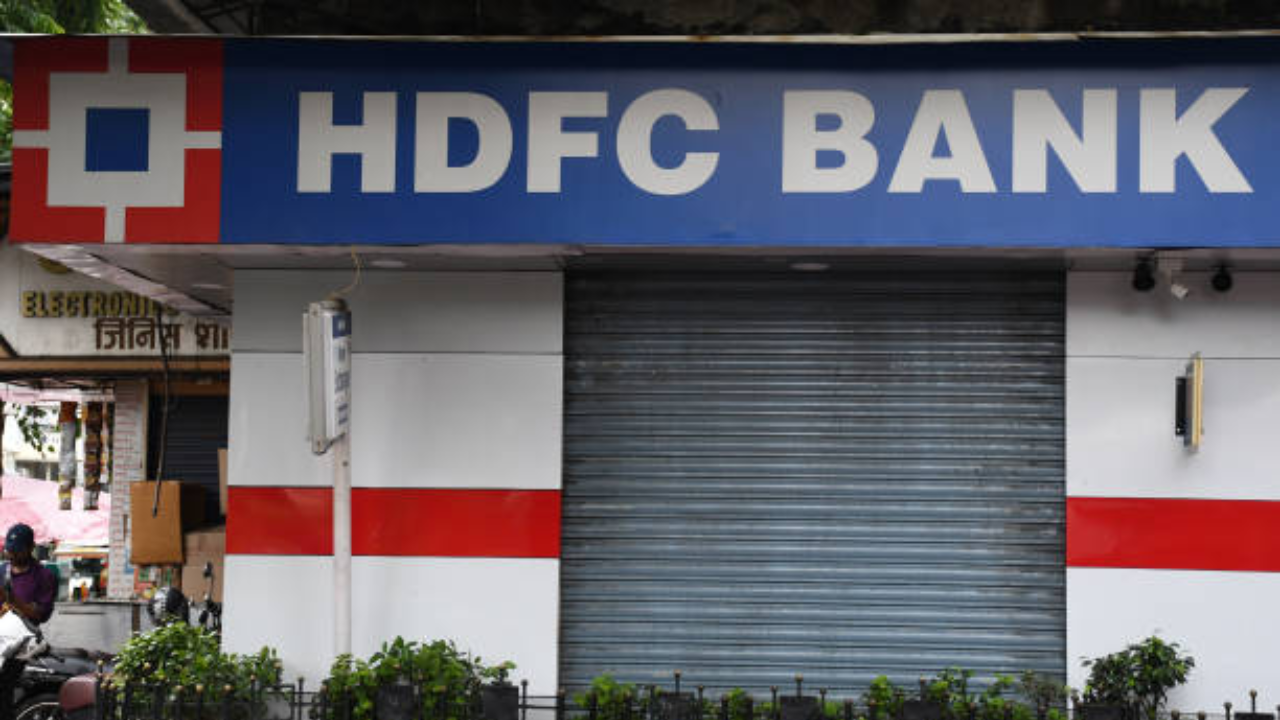 HDFC Bank, HDFC Bank Customers, NEFT, April, Bank Services